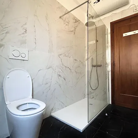 Design Near Trastevere & Center Apartment Rom