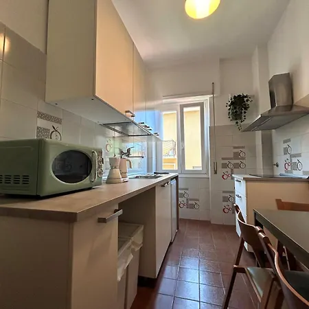 Design Near Trastevere & Center Apartment *