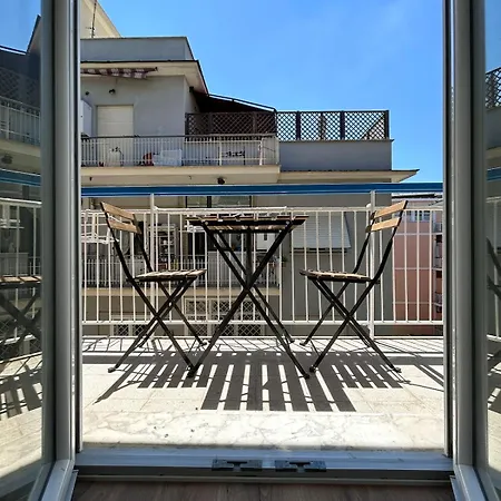 Design Near Trastevere & Center Apartment *
