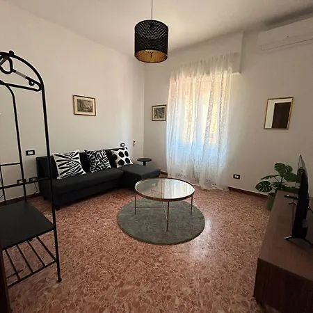 Apartment Design Near Trastevere & Center Rom